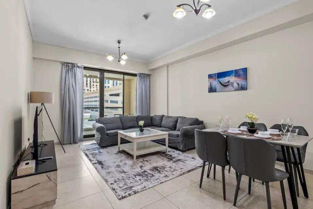 Modern Living Nestled With 1br_silicon Oasis *